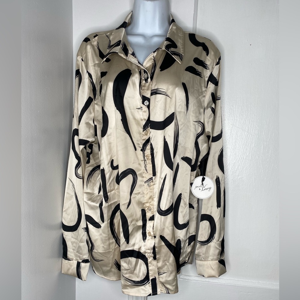 MILK & HONEY abstract blouse NWT. Has several tiny holes see pic